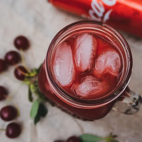 Cherry Spritzer kokteilis